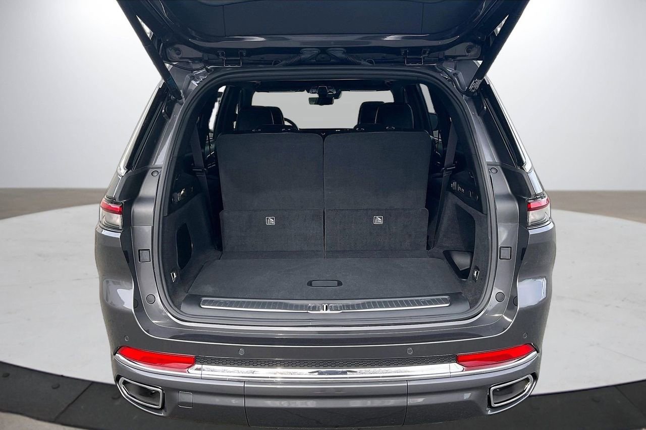 Certified 2024 Jeep Grand Cherokee L Overland w/ Luxury Tech Group IV image 28