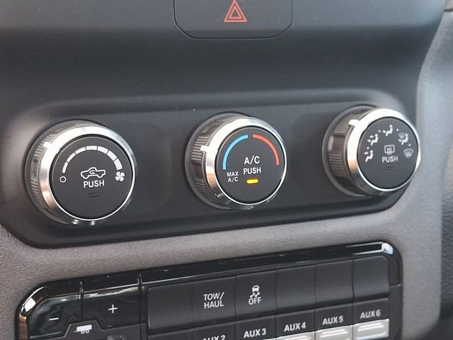 Used 2024 RAM 2500 Tradesman w/ Chrome Appearance Group image 15