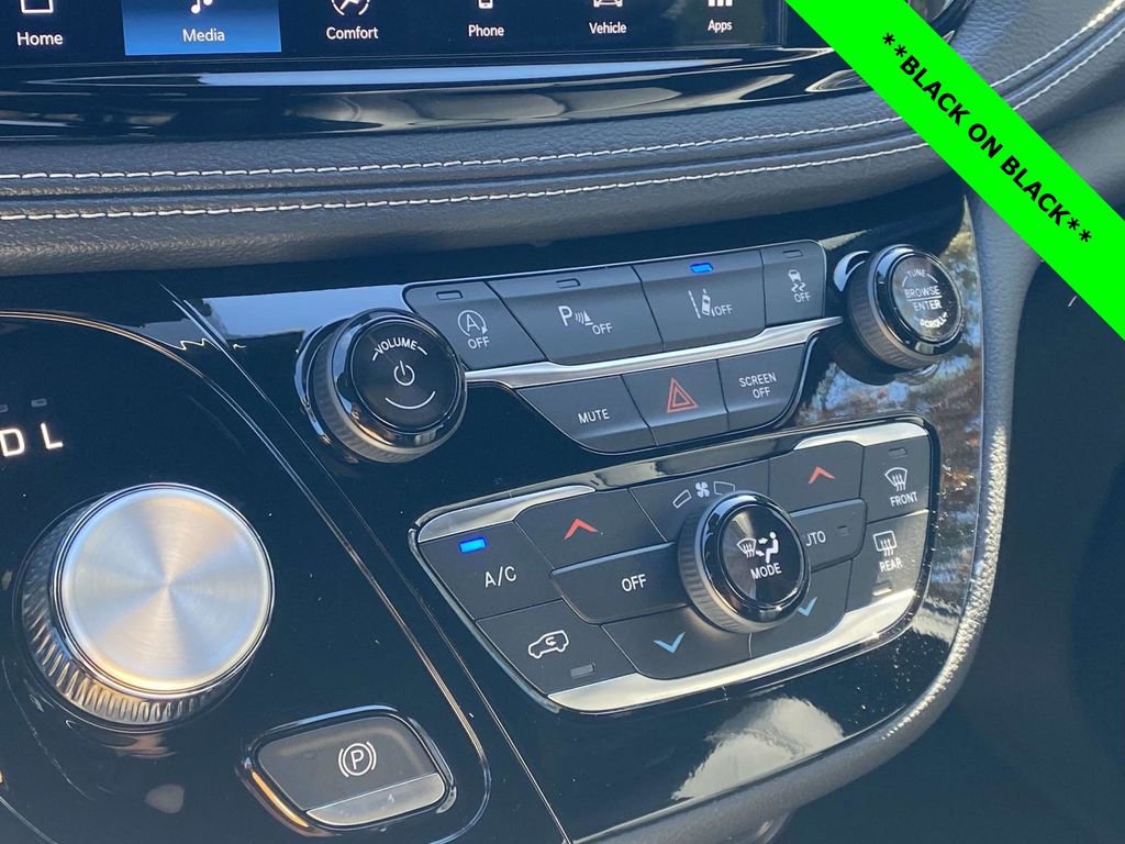 New 2026 Chrysler Pacifica Select w/ S Appearance Package image 22