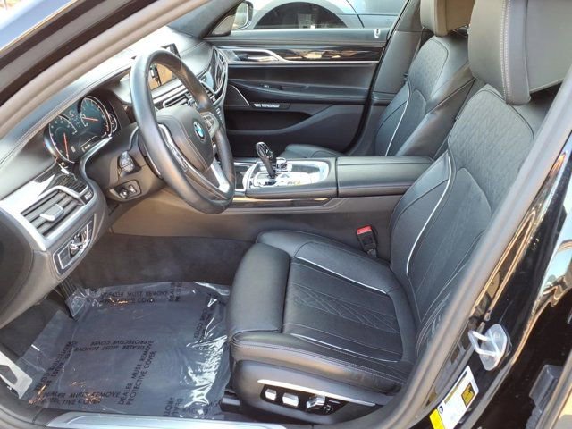 Used 2017 BMW 750i image 13