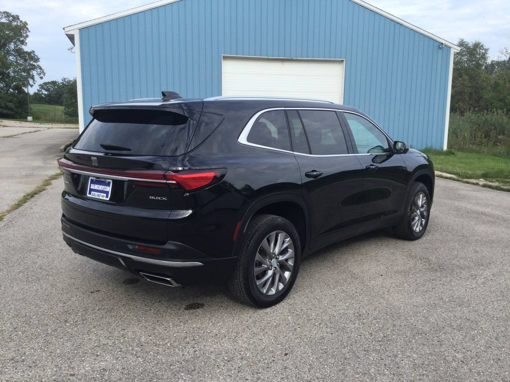Used 2025 Buick Enclave Preferred AWD/4WD image 7