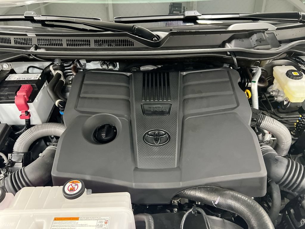Used 2026 Toyota Tundra Limited AWD/4WD image 25