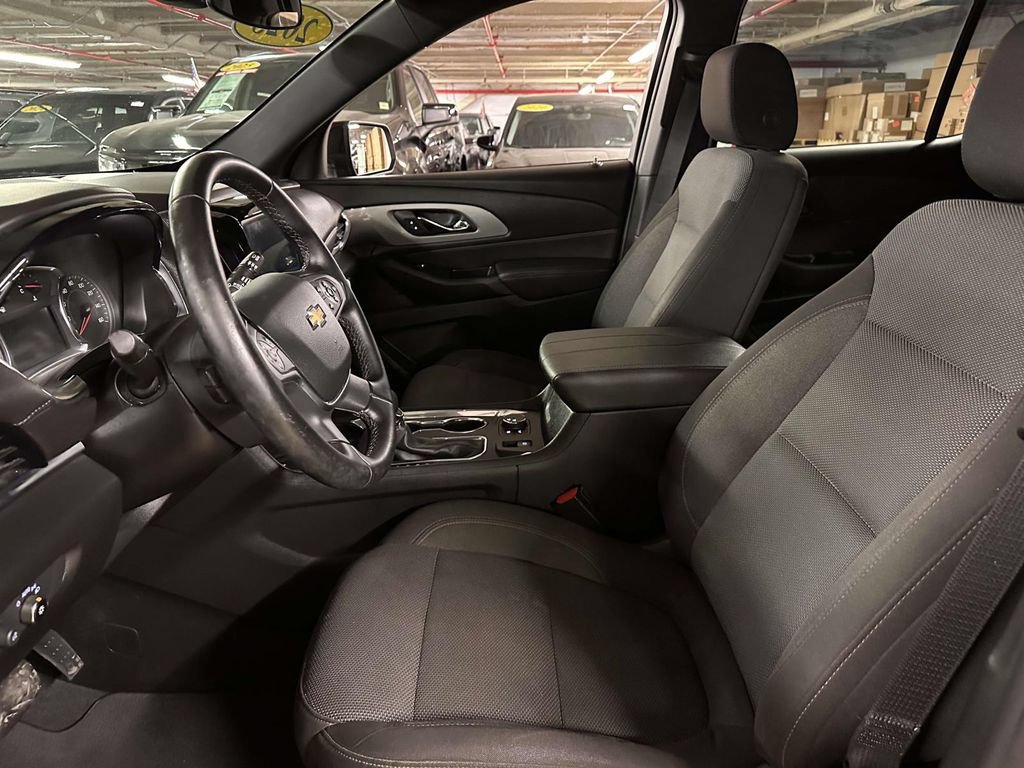 Used 2023 Chevrolet Traverse LT FWD image 14