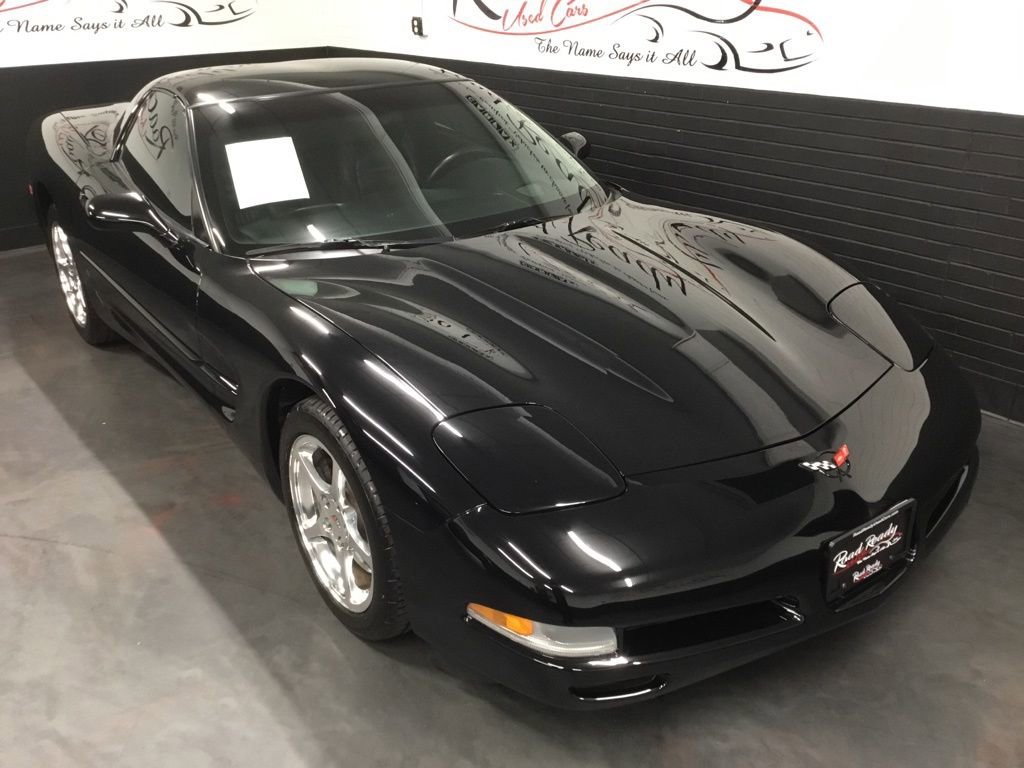 Used 2002 Chevrolet Corvette Coupe w/ Preferred Equipment Group2 RWD image 2