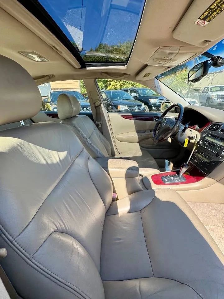 Used 2004 Lexus ES 330 ES 330 Sedan 4D image 7
