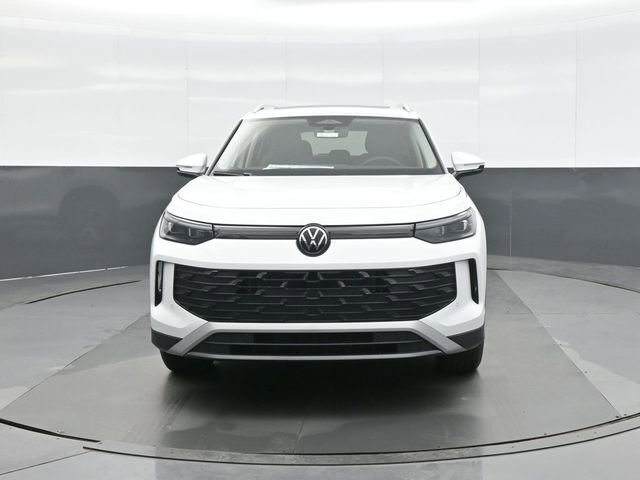 New 2026 Volkswagen Tiguan SE image 2
