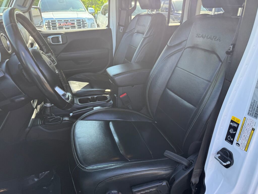 Used 2022 Jeep Wrangler Unlimited Sahara w/ Cold Weather Group AWD/4WD image 10