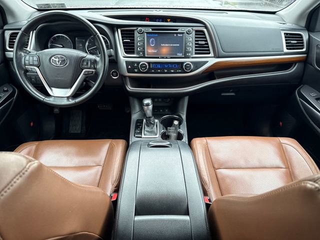 Used 2018 Toyota Highlander Limited image 19