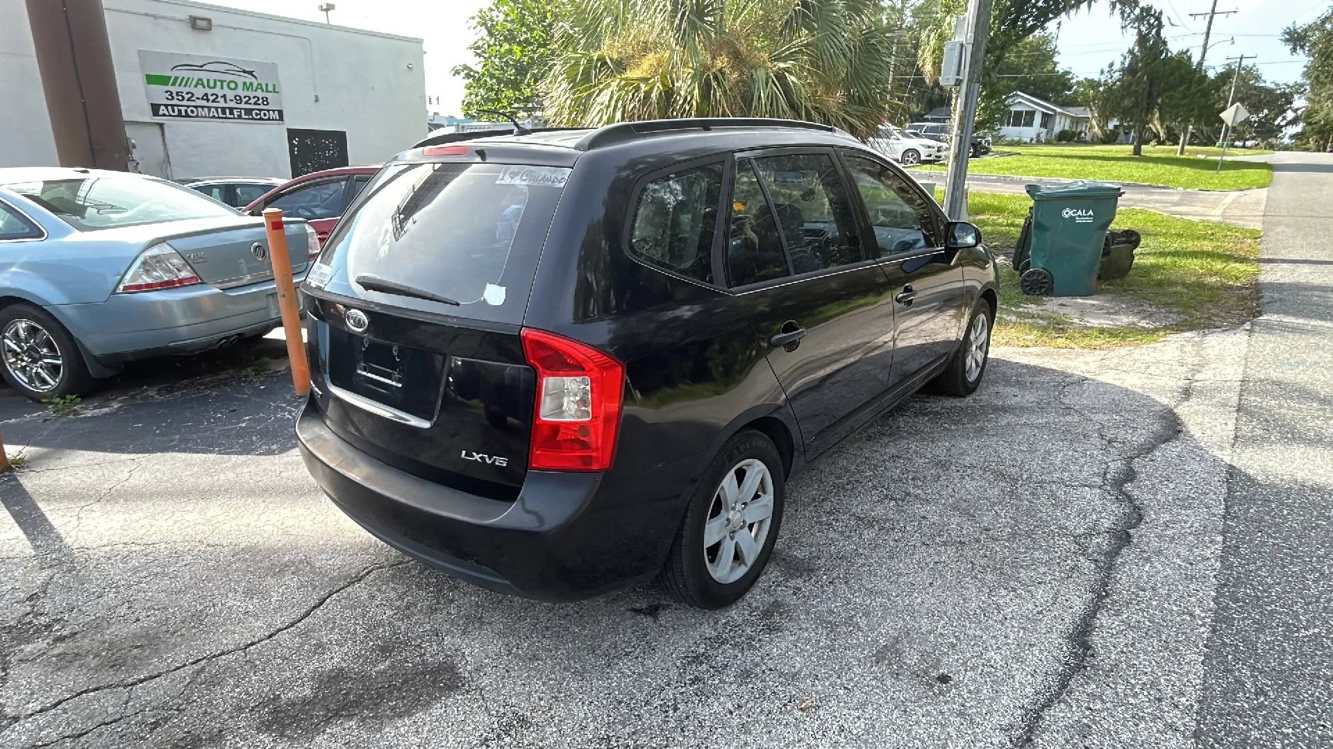 Used 2008 Kia Rondo LX w/ Convenience Pkg FWD image 4