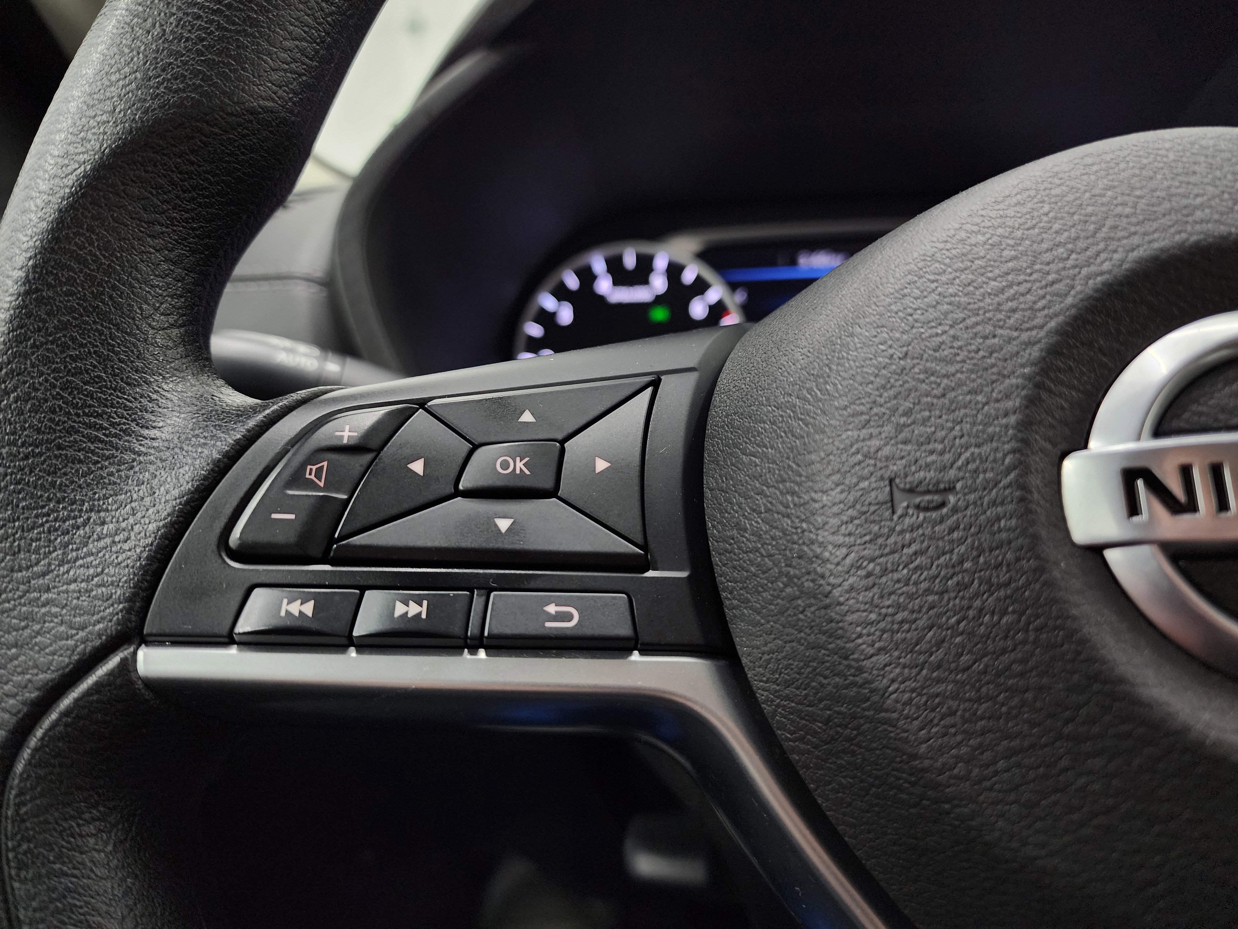 Used 2023 Nissan Sentra SV image 16