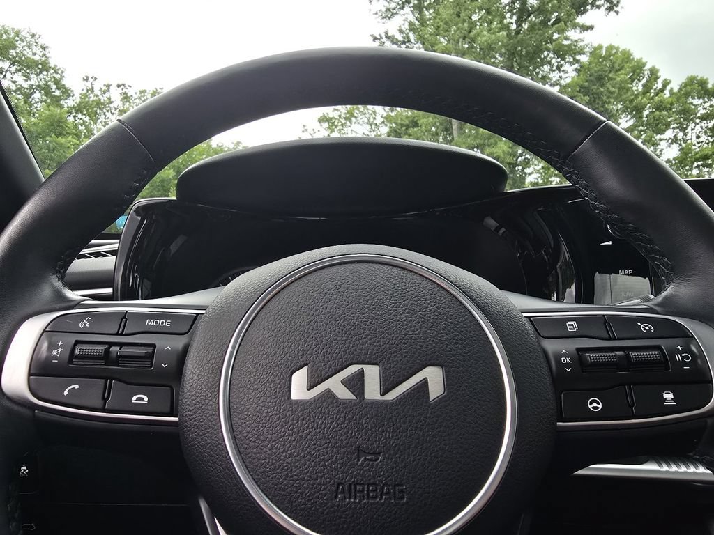 Used 2023 Kia K5 GT-Line AWD/4WD image 29