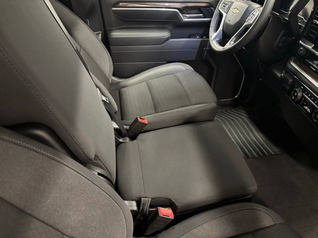 Used 2025 Chevrolet Silverado 2500 LT w/ Convenience Package image 21