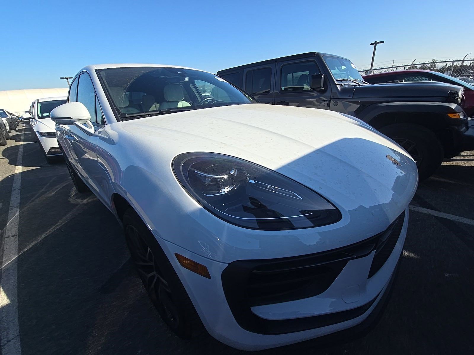 Used 2023 Porsche Macan AWD/4WD image 4