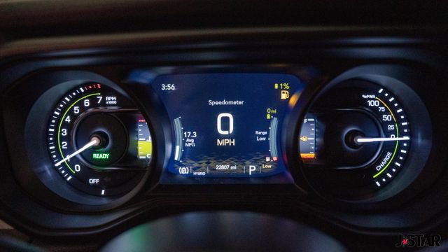 Used 2024 Jeep Wrangler Unlimited image 5