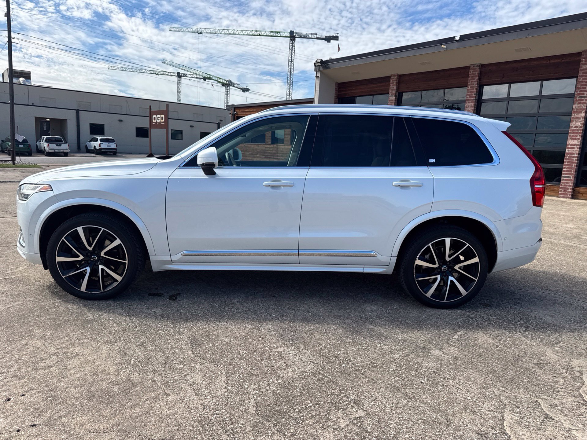 Used 2023 Volvo XC90 B5 Plus w/ Protection Package Premier AWD/4WD image 8