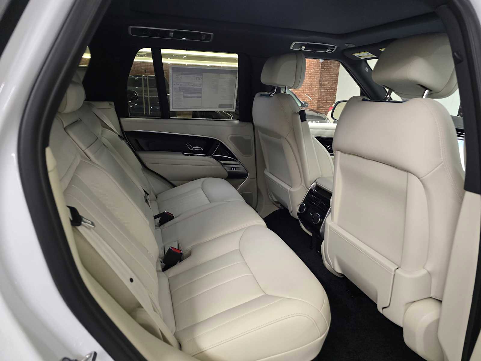 New 2026 Land Rover Range Rover SE image 13