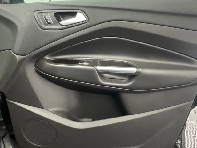 Used 2017 Ford Escape SE w/ SE Cold Weather Package AWD/4WD image 11
