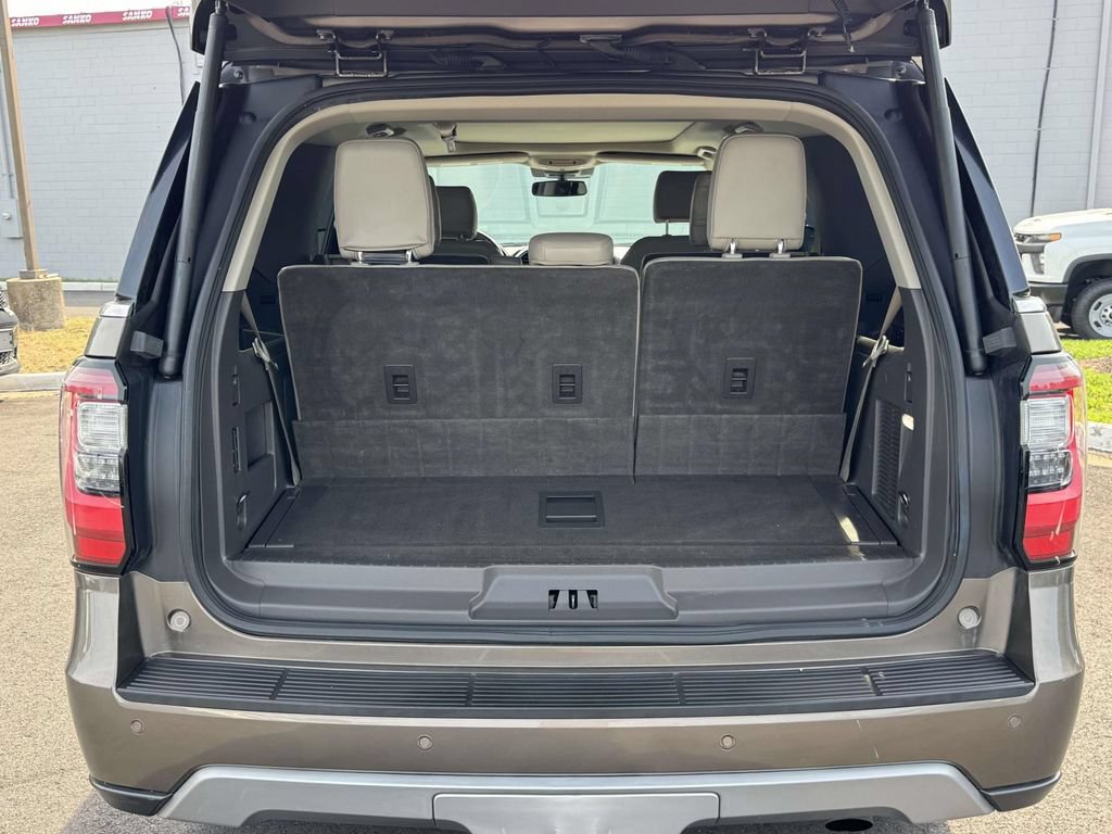 Used 2018 Ford Expedition Limited w/ Equipment Group 302A AWD/4WD image 16