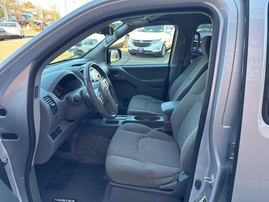 Used 2018 Nissan Frontier SV image 20
