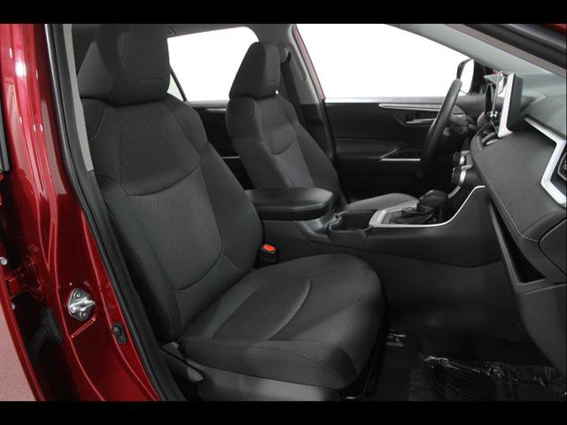 Used 2025 Toyota RAV4 XLE AWD/4WD image 18