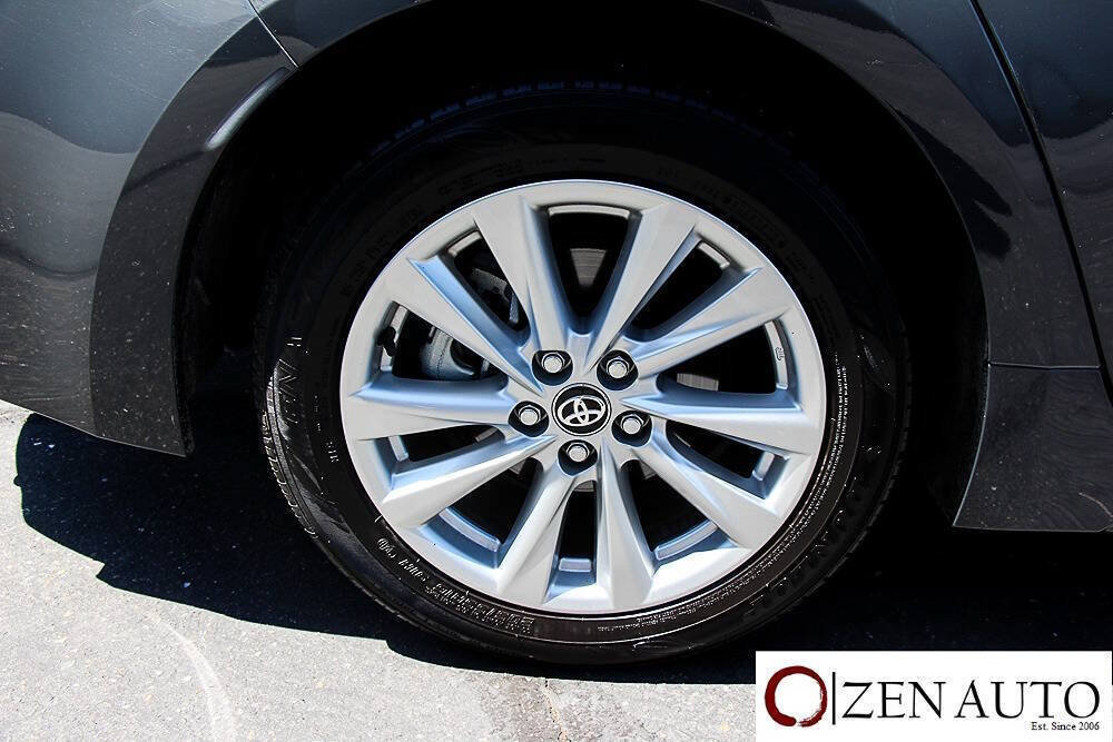 Used 2026 Toyota Corolla LE w/ LE Premium Package FWD image 23