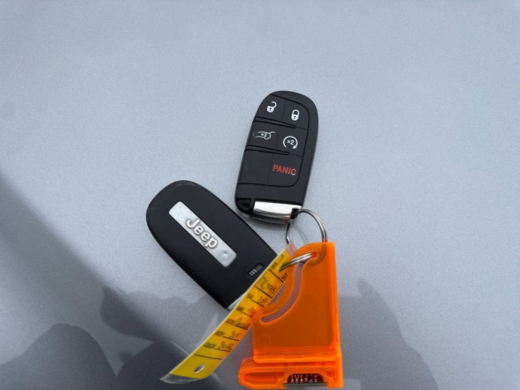 Used 2019 Jeep Grand Cherokee Limited w/ Luxury Group II image 30