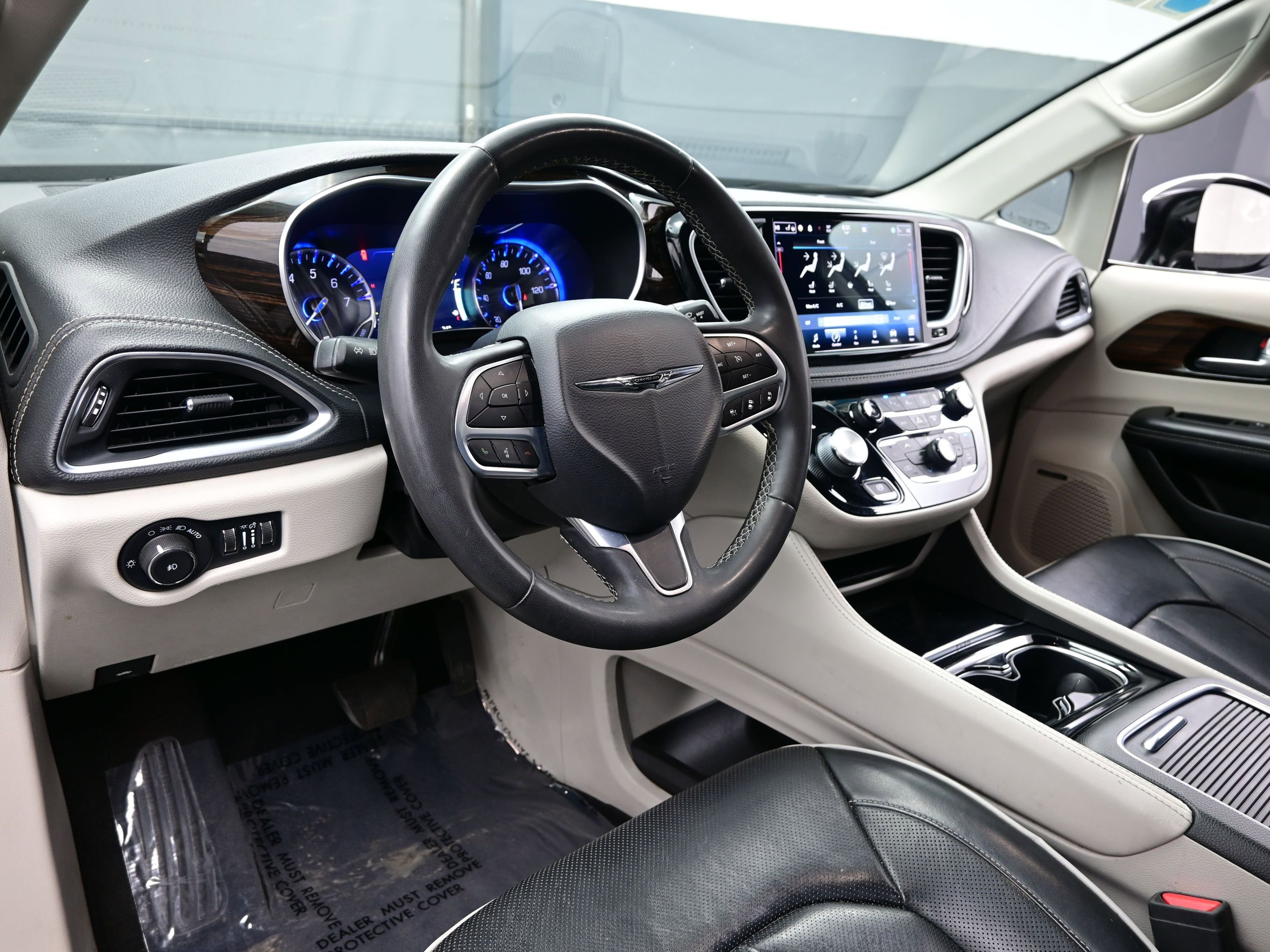 Used 2022 Chrysler Pacifica Limited image 12