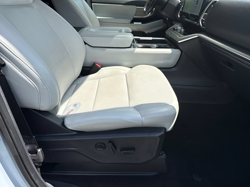 Used 2025 Ford Expedition Max Platinum AWD/4WD image 13