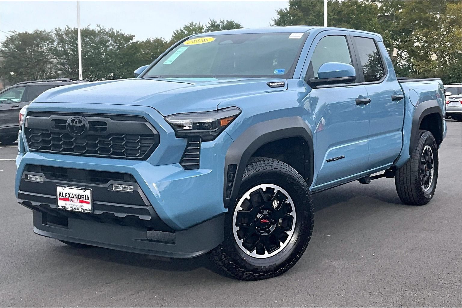 Used 2026 Toyota Tacoma TRD Off-Road AWD/4WD image 1