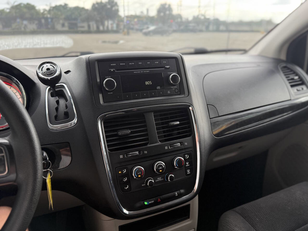 Used 2013 Dodge Grand Caravan SE image 19