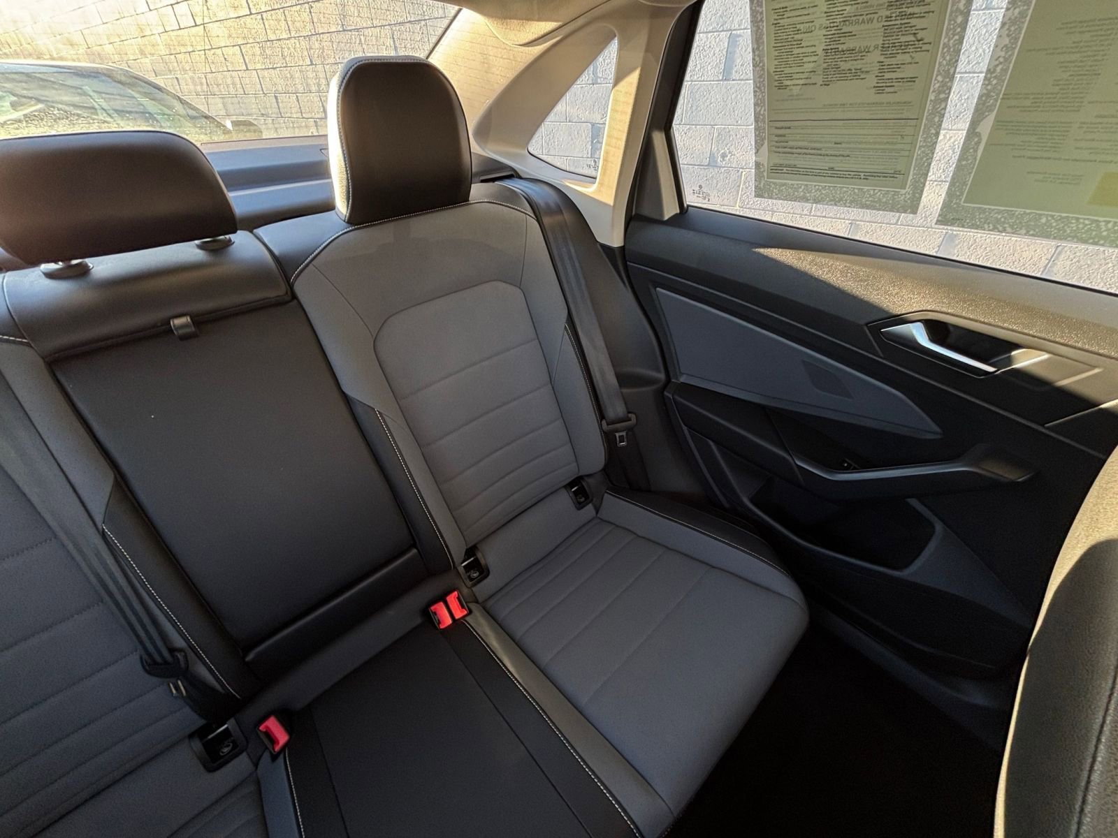 Used 2025 Volkswagen Jetta SE image 37