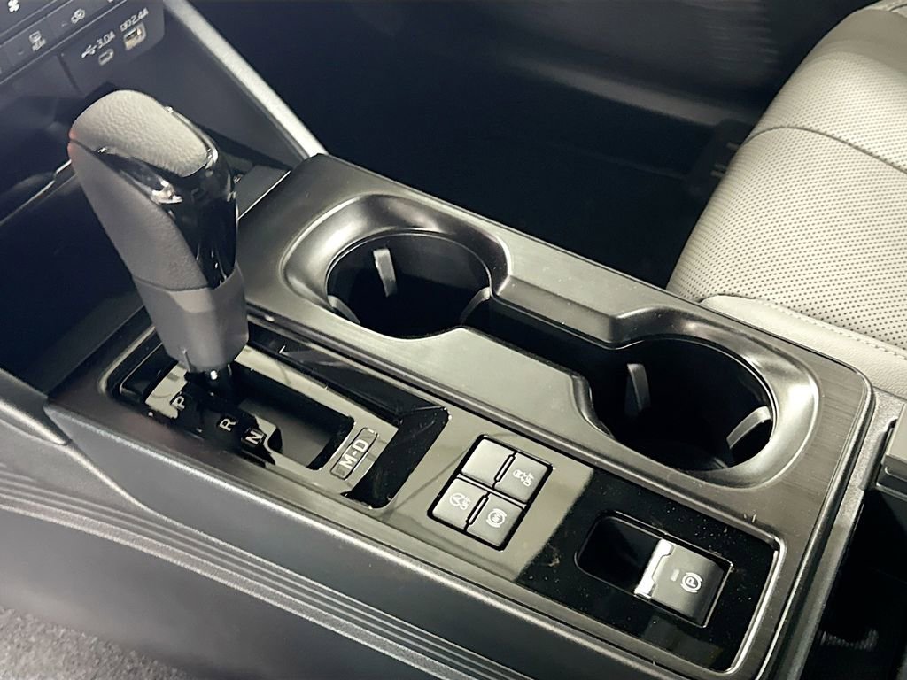 New 2026 Subaru Outback Limited AWD/4WD image 15