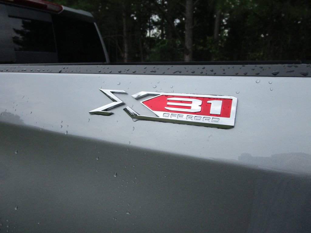 New 2026 GMC Sierra 1500 SLT w/ SLT Premium Plus Package AWD/4WD image 16