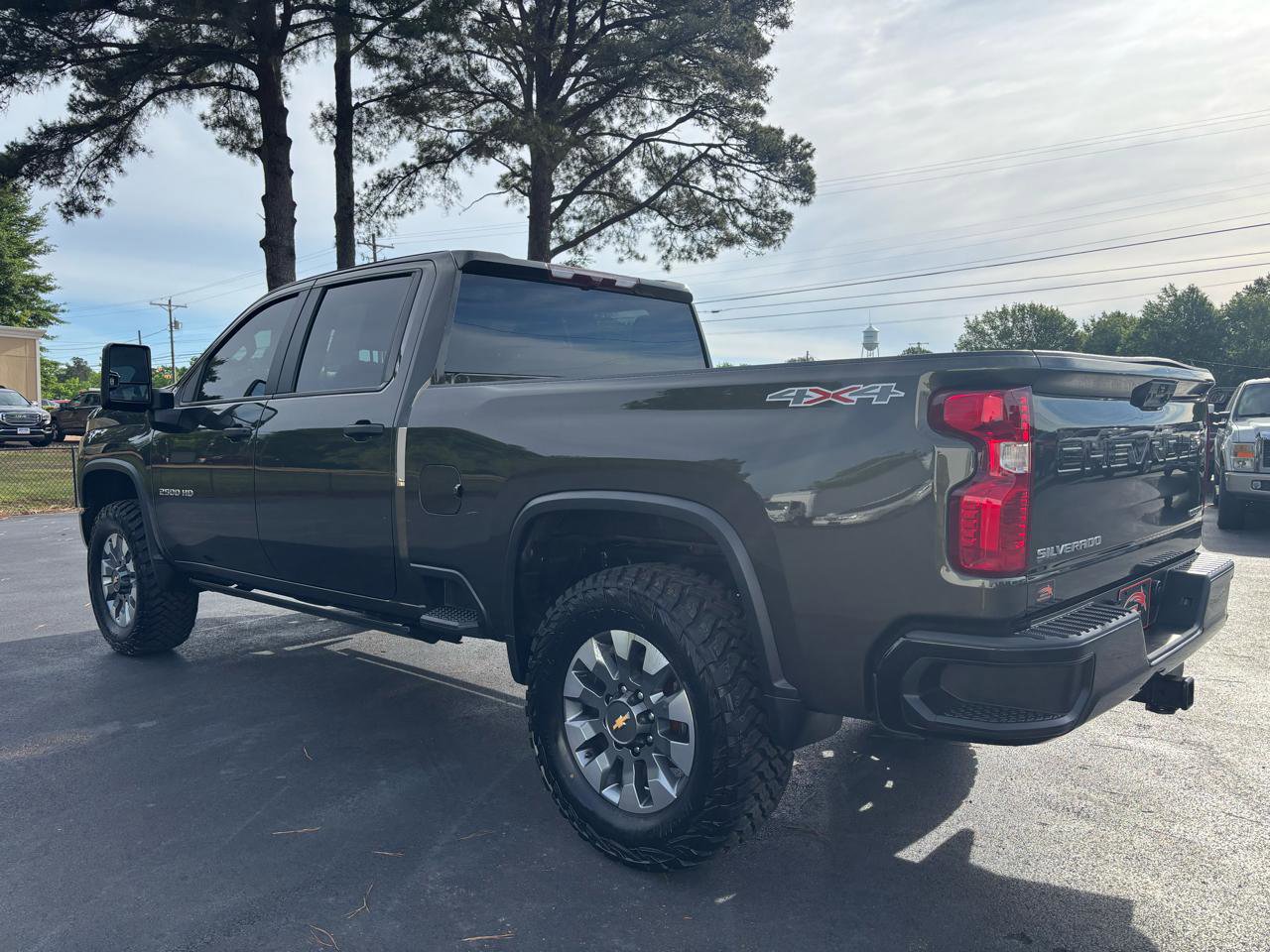 Used 2023 Chevrolet Silverado 2500 Custom w/ Custom Value Package AWD/4WD image 5