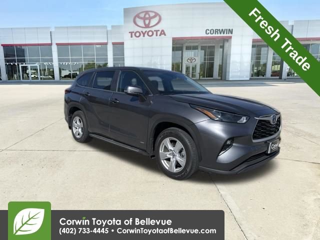Used 2023 Toyota Highlander LE image 1
