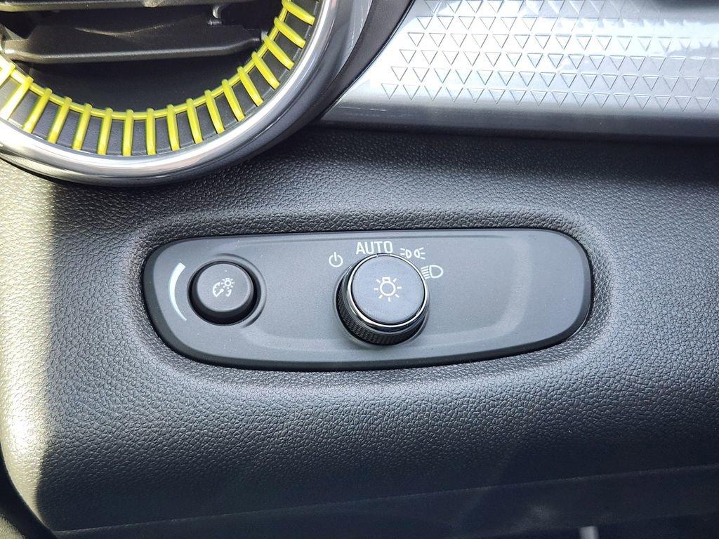 New 2026 Chevrolet Trax LT w/ Driver Confidence Package image 24