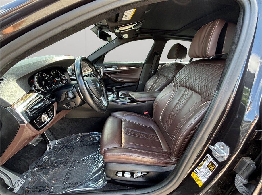 Used 2018 BMW 540i RWD image 2