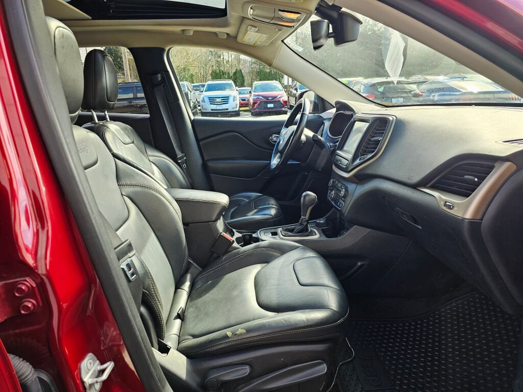 Used 2016 Jeep Cherokee Latitude w/ North All-Season Group image 9