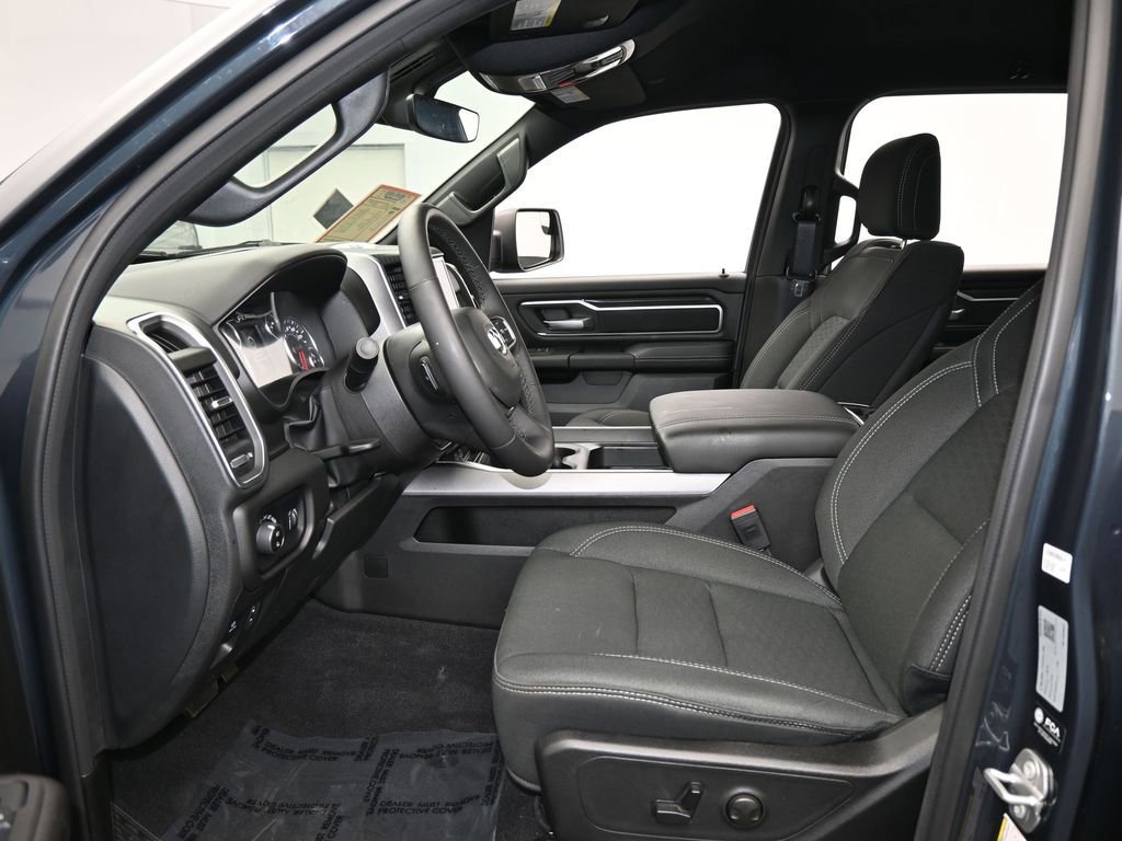 Used 2025 RAM 1500 Big Horn AWD/4WD image 11