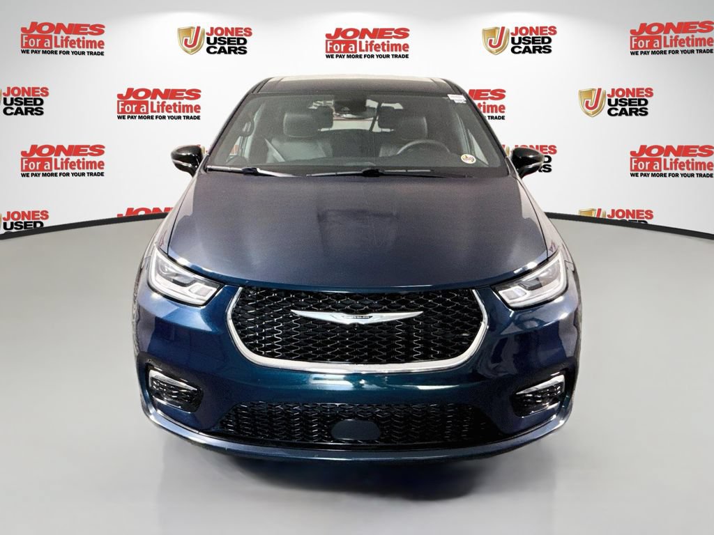 Used 2025 Chrysler Pacifica Select FWD image 11