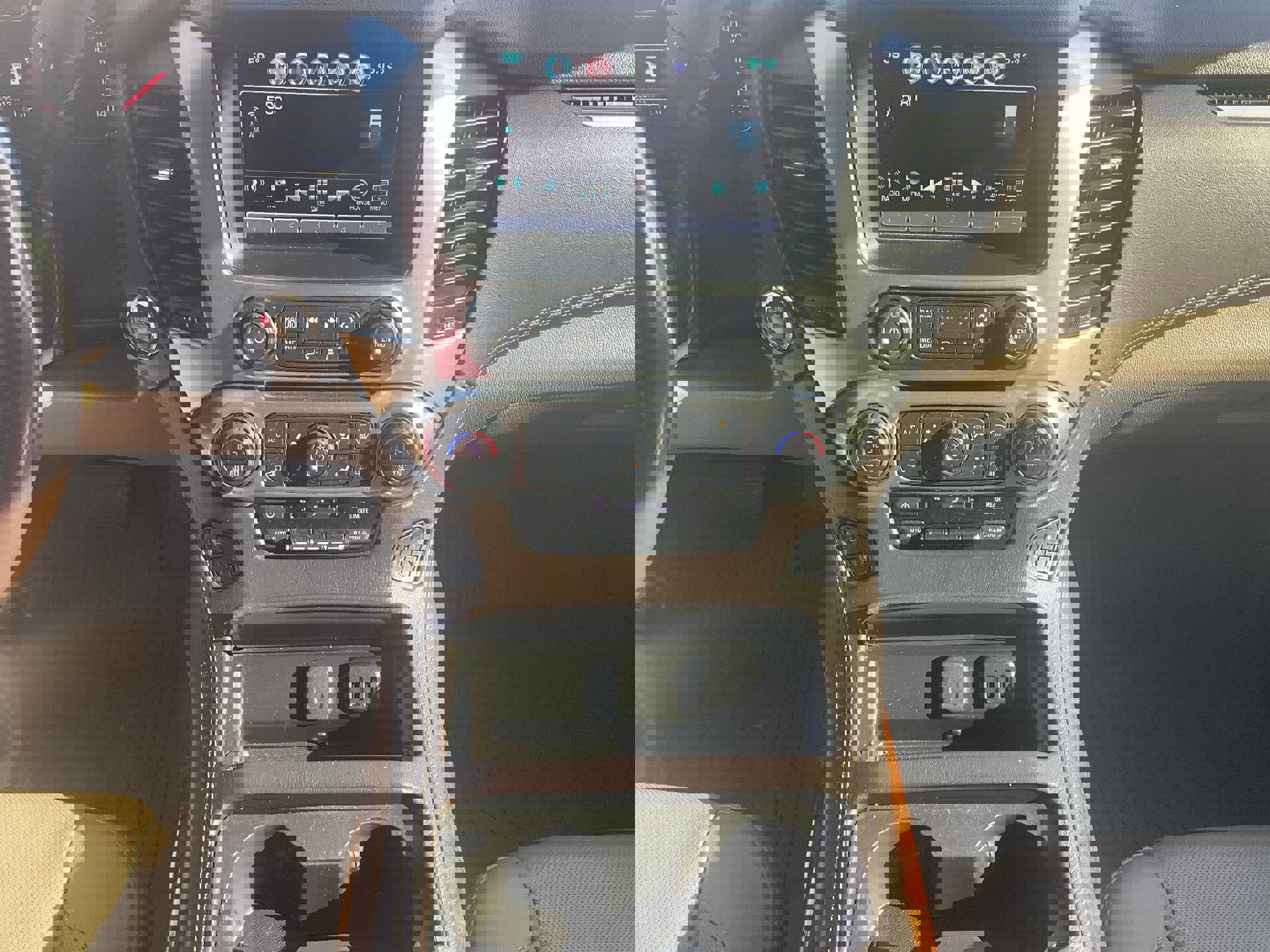 Used 2019 Chevrolet Suburban Premier image 18