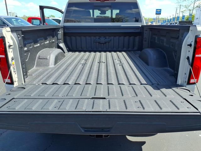 New 2026 Chevrolet Silverado 2500 ZR2 w/ LPO, Dark Essentials Package AWD/4WD image 9