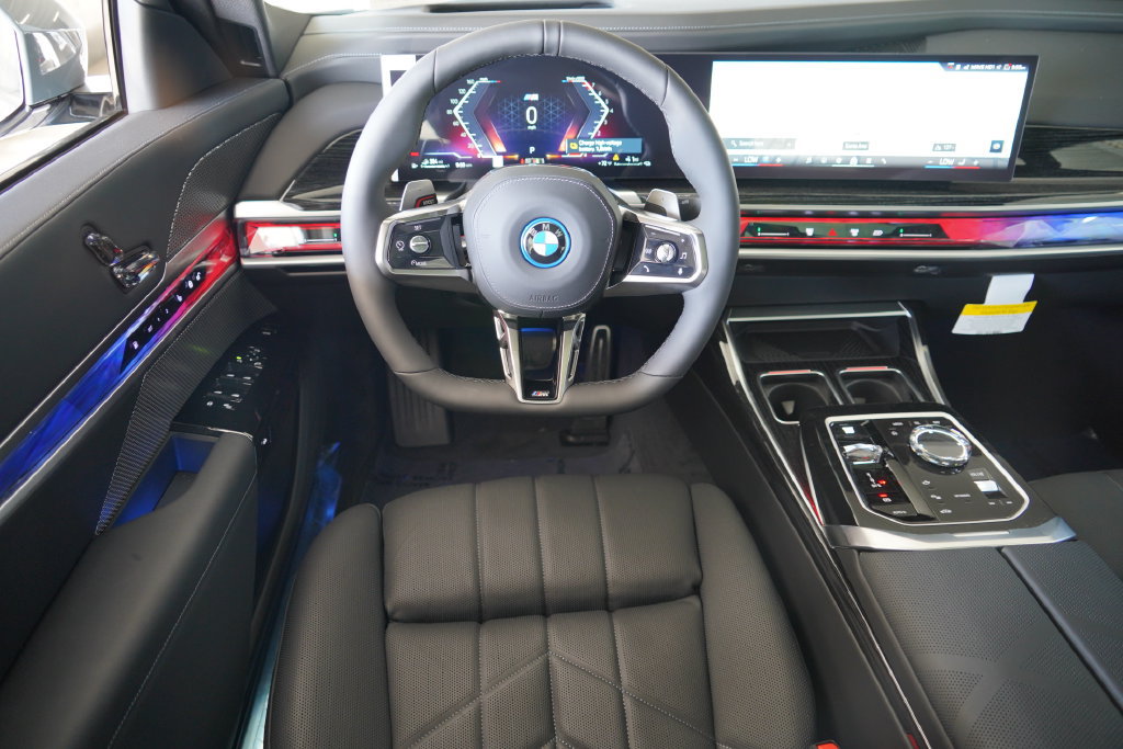 New 2026 BMW 750e xDrive w/ Premium Package AWD/4WD image 23