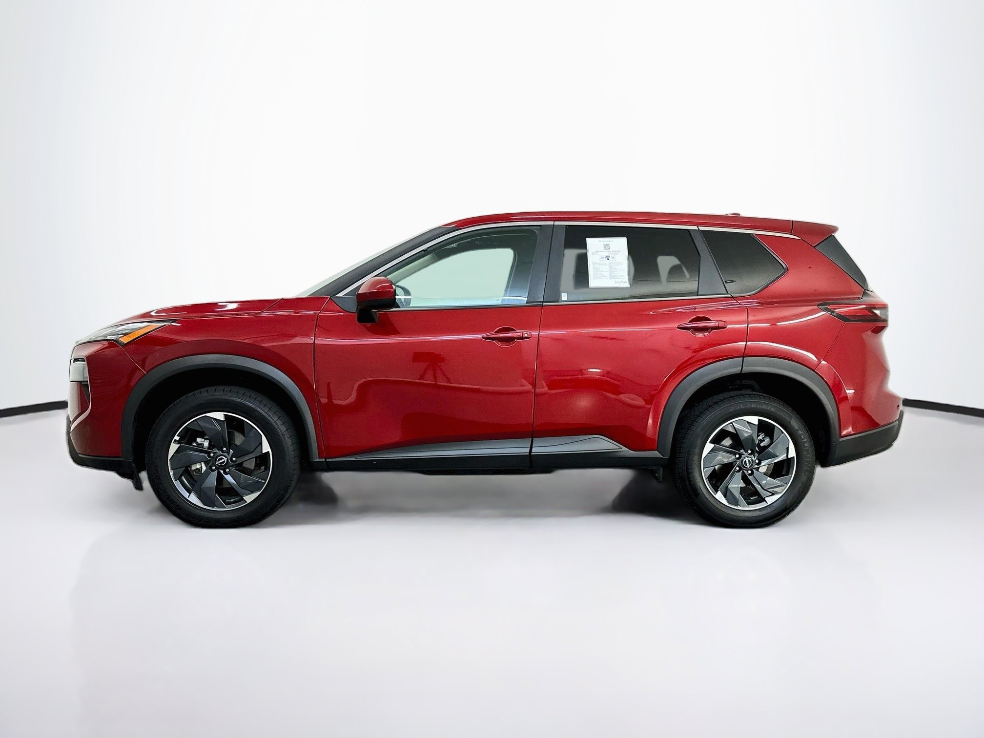 Used 2025 Nissan Rogue SV AWD/4WD image 4