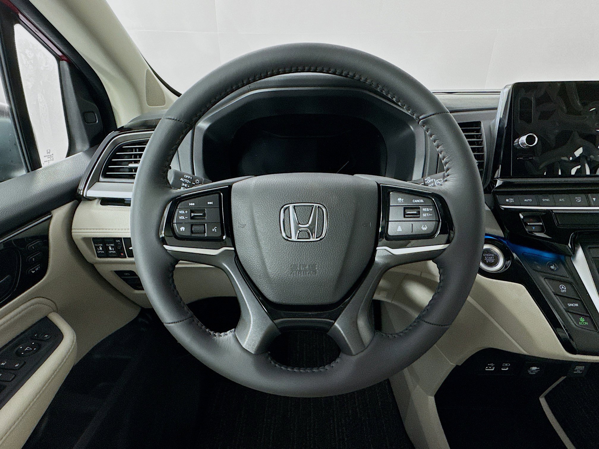 New 2026 Honda Odyssey Touring image 11