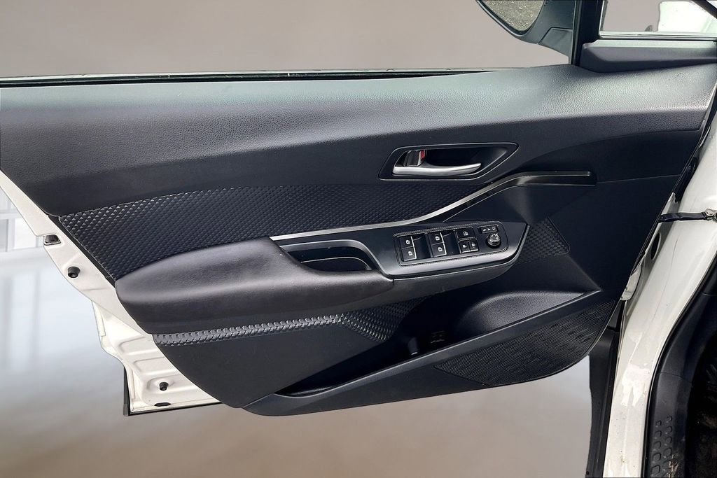 Used 2018 Toyota C-HR XLE FWD image 19
