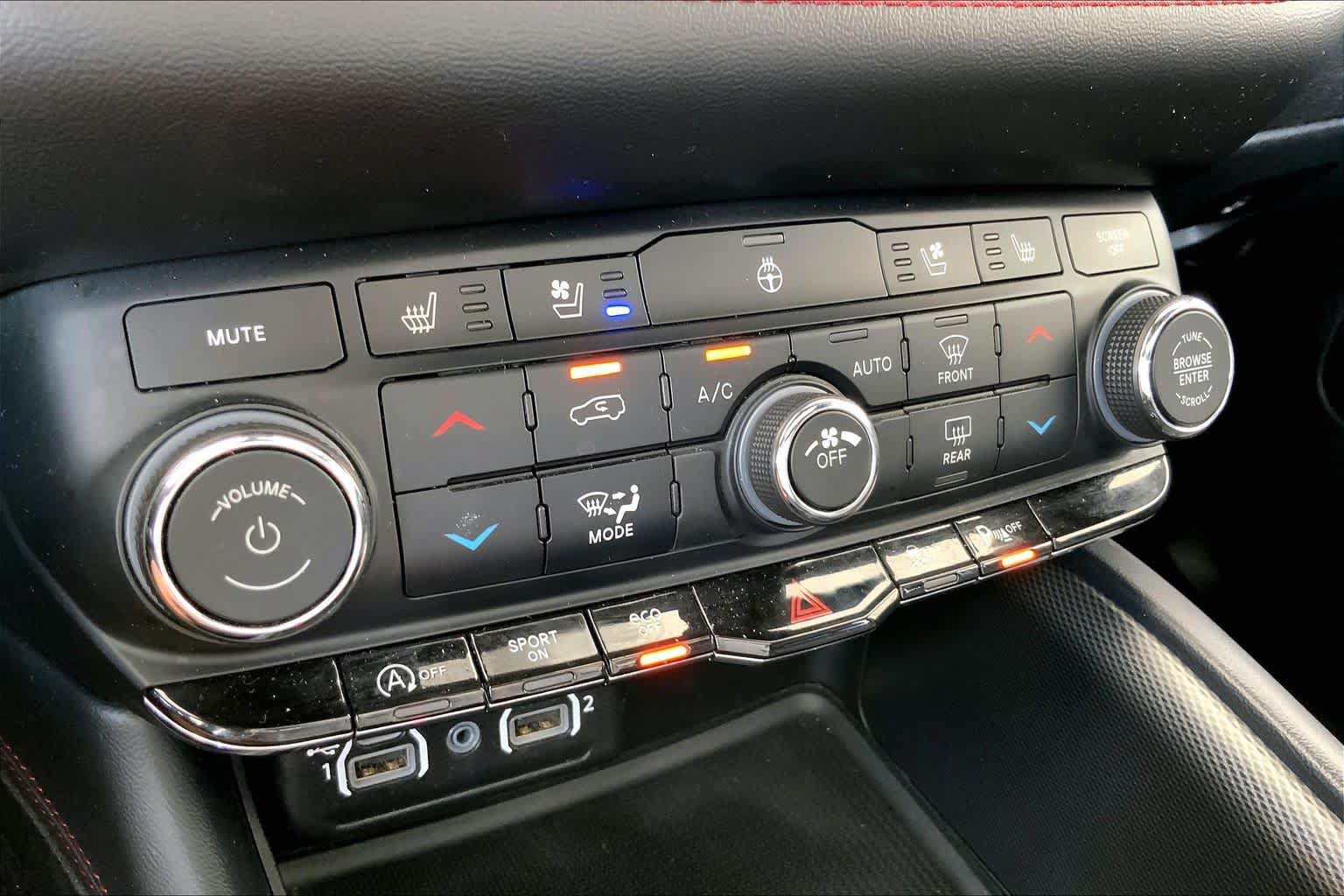 Used 2024 Dodge Durango GT AWD/4WD image 32