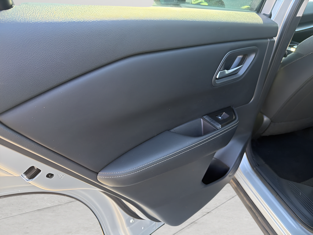 Certified 2024 Nissan Rogue SV AWD/4WD image 32