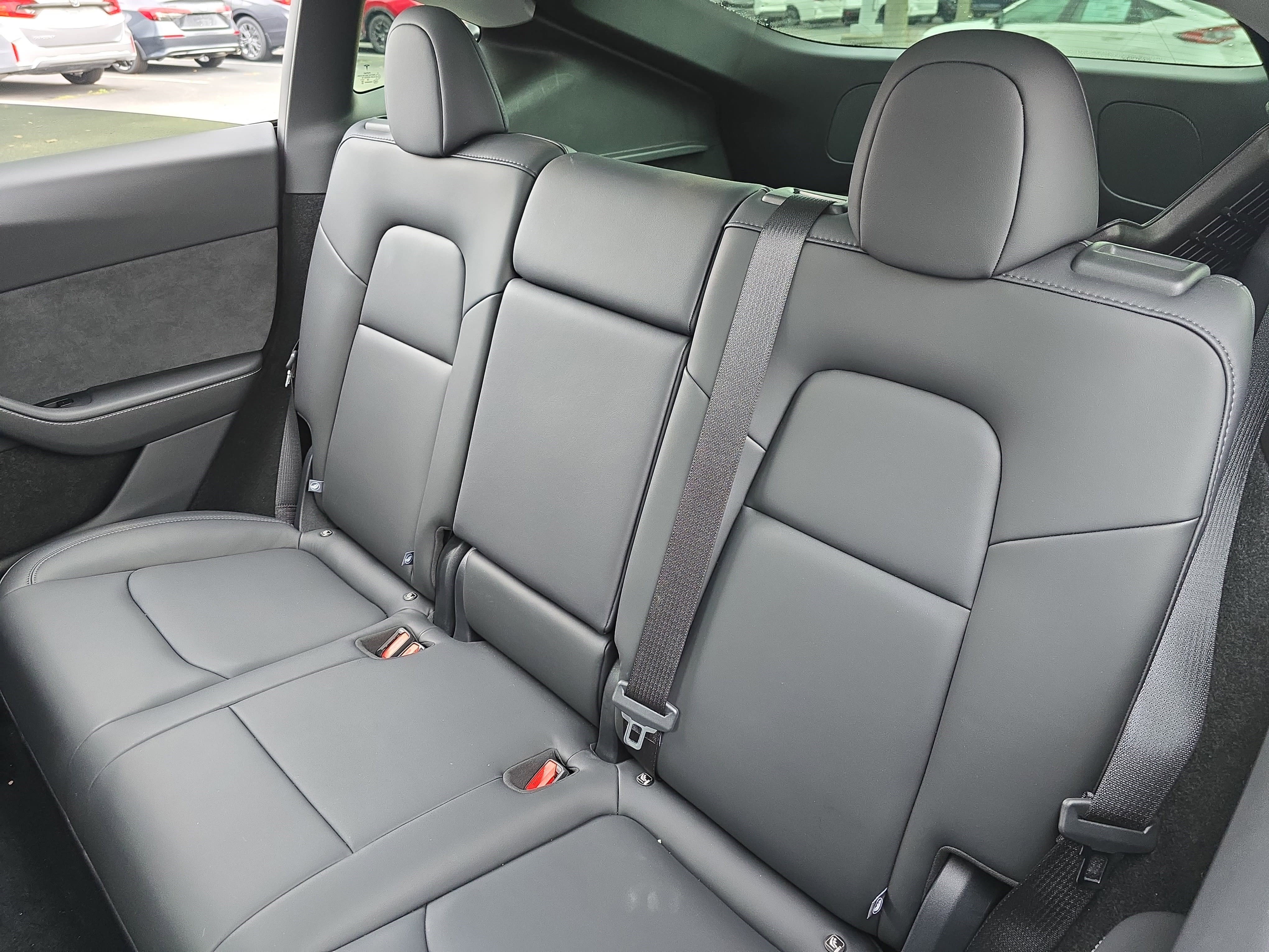 Used 2025 Tesla Model Y Long Range image 14