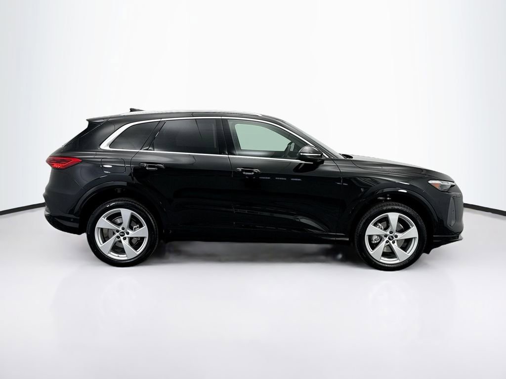 Used 2025 Audi Q5 Premium Plus w/ Premium Plus image 5